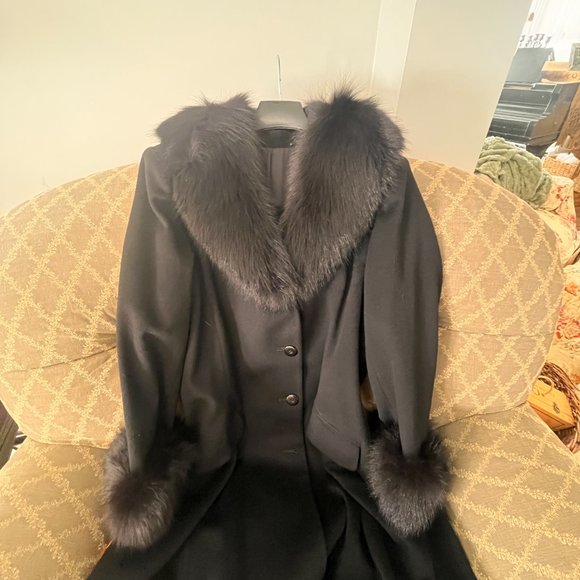 Long Black Coat w/ Fox Trim - Picture 6 of 6